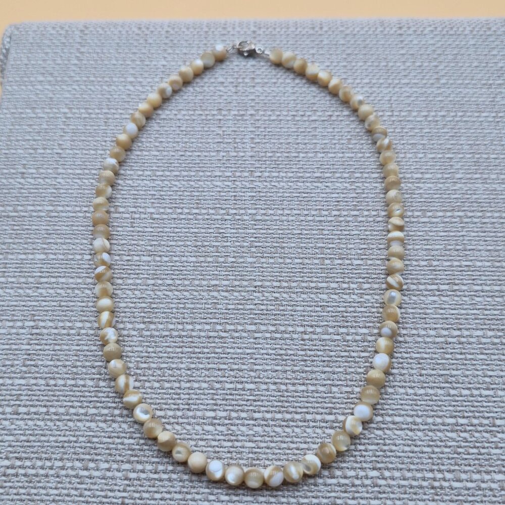 16.5 Inch Sterling Silver Cream Biege White Shell Necklace B738 - Picture 2 of 6